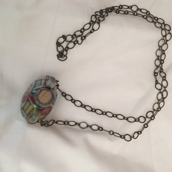 Ceramic vessel necklace - Picture 2 of 2